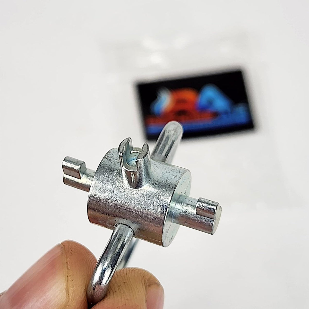 HVAC Locking Cap Key for 410A & R22 Refrigerant Systems, HVAC Service Wrench for Installation & Removal, Tamper-Resistant Valve Cap Removal Tool for AC Service Ports